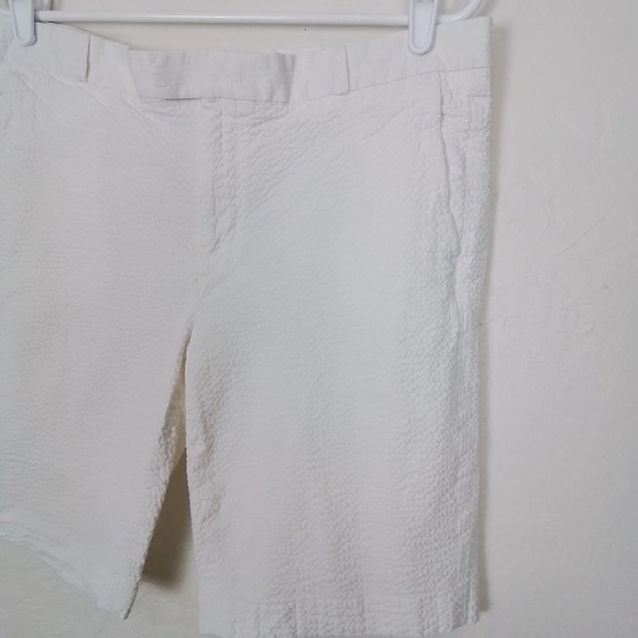 Banana Republic Women's‎ White Seersucker Bermuda Shorts Size 12 Cotton Textured - Picture 3 of 10
